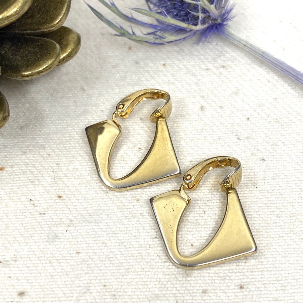Vintage gold tone geometric clip on earrings